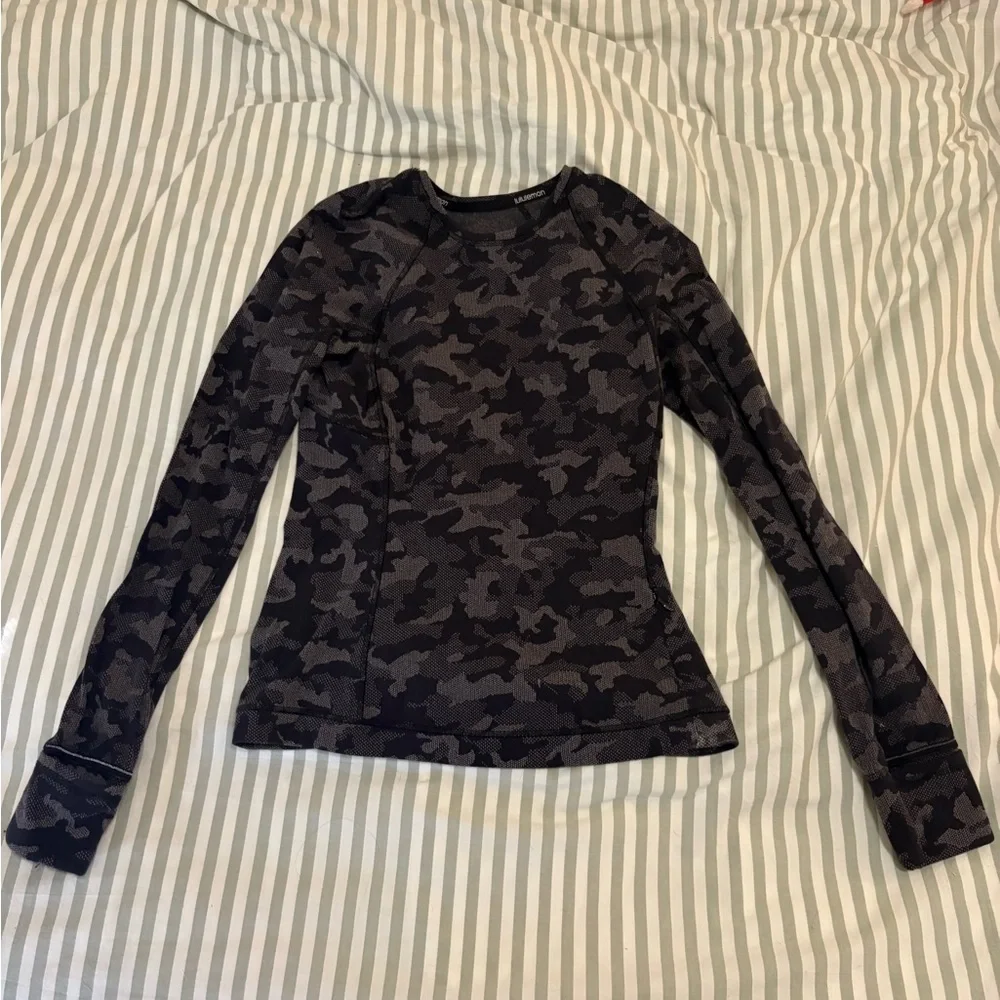LULULEMON fleece lined long sleeve! - Picture 1 of 6